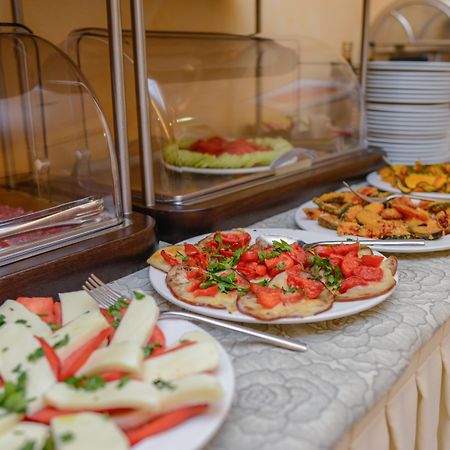 מנרבה דל גארדה Ahg Donna Silvia Wellness Hotel מראה חיצוני תמונה
