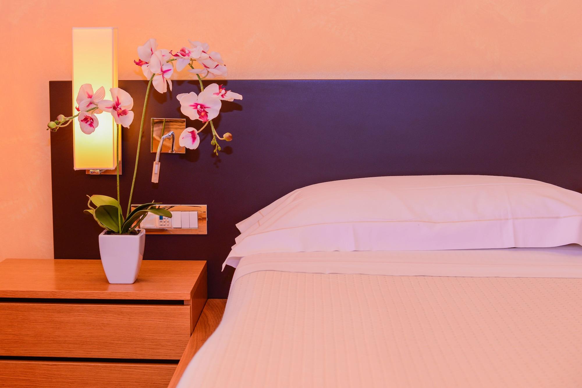 מנרבה דל גארדה Ahg Donna Silvia Wellness Hotel מראה חיצוני תמונה