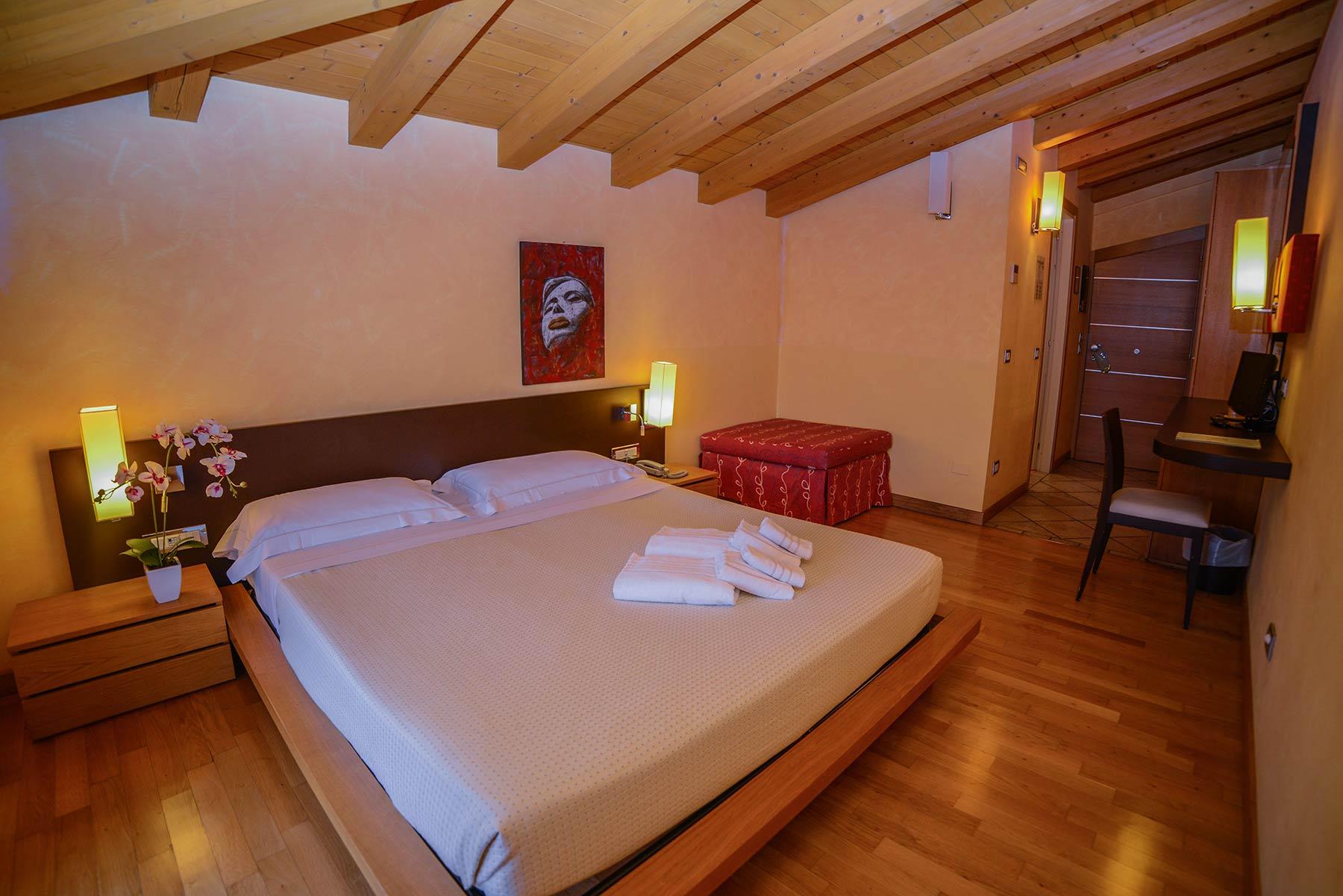 מנרבה דל גארדה Ahg Donna Silvia Wellness Hotel מראה חיצוני תמונה