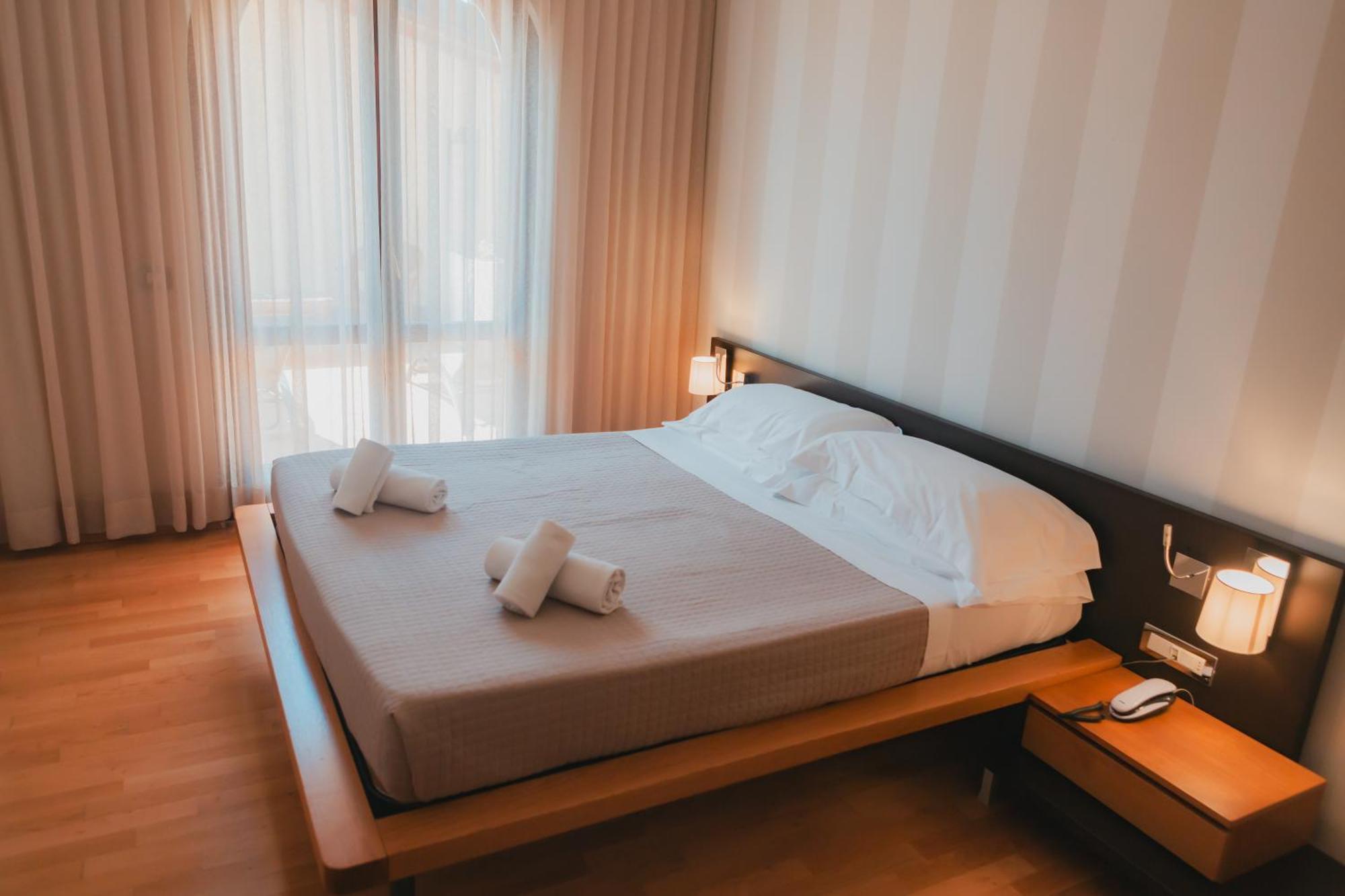 מנרבה דל גארדה Ahg Donna Silvia Wellness Hotel מראה חיצוני תמונה